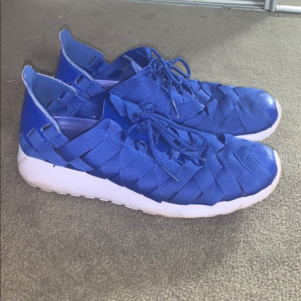 woven nike roshes